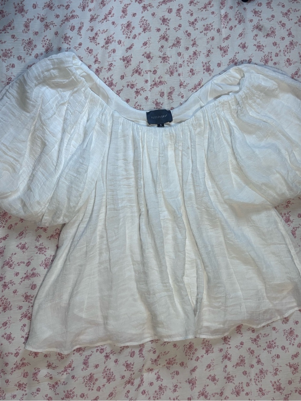 HUDSONGRAY White Off-Shoulder Puff-Sleeve Blouse